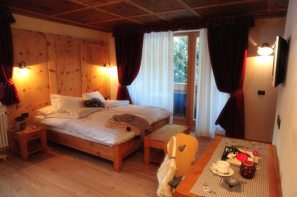Chalet Alpenrose Bio Wellness Naturhotel Cogolo Exterior photo